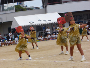 福岡屋旅館前牛窓東小学校校庭